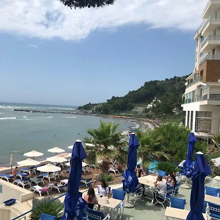 Matias Currila Apartament Durrës